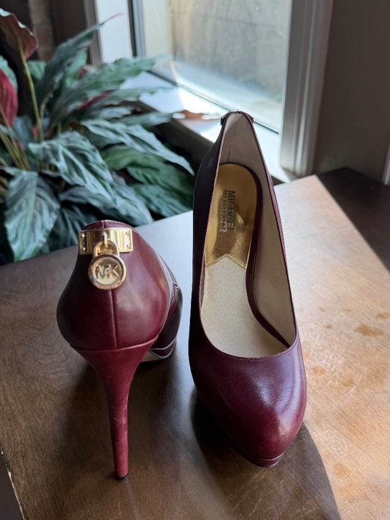MICHAEL Michael Kors Shoes - MICHAEL KORS Maroon Pumps Size 9.5
